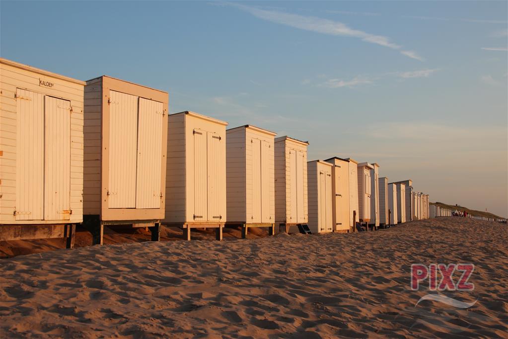 dress cabins on beach