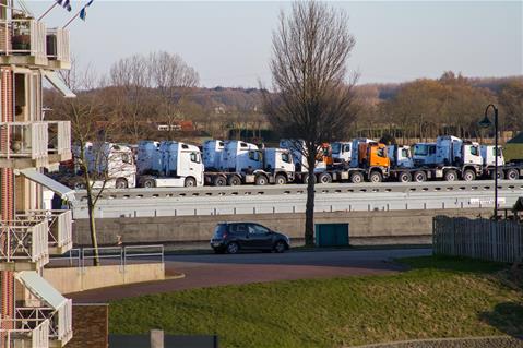 Trucks over Schelde-Rijnkanaal